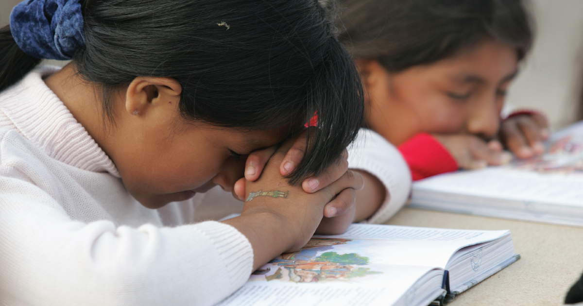 Praying children